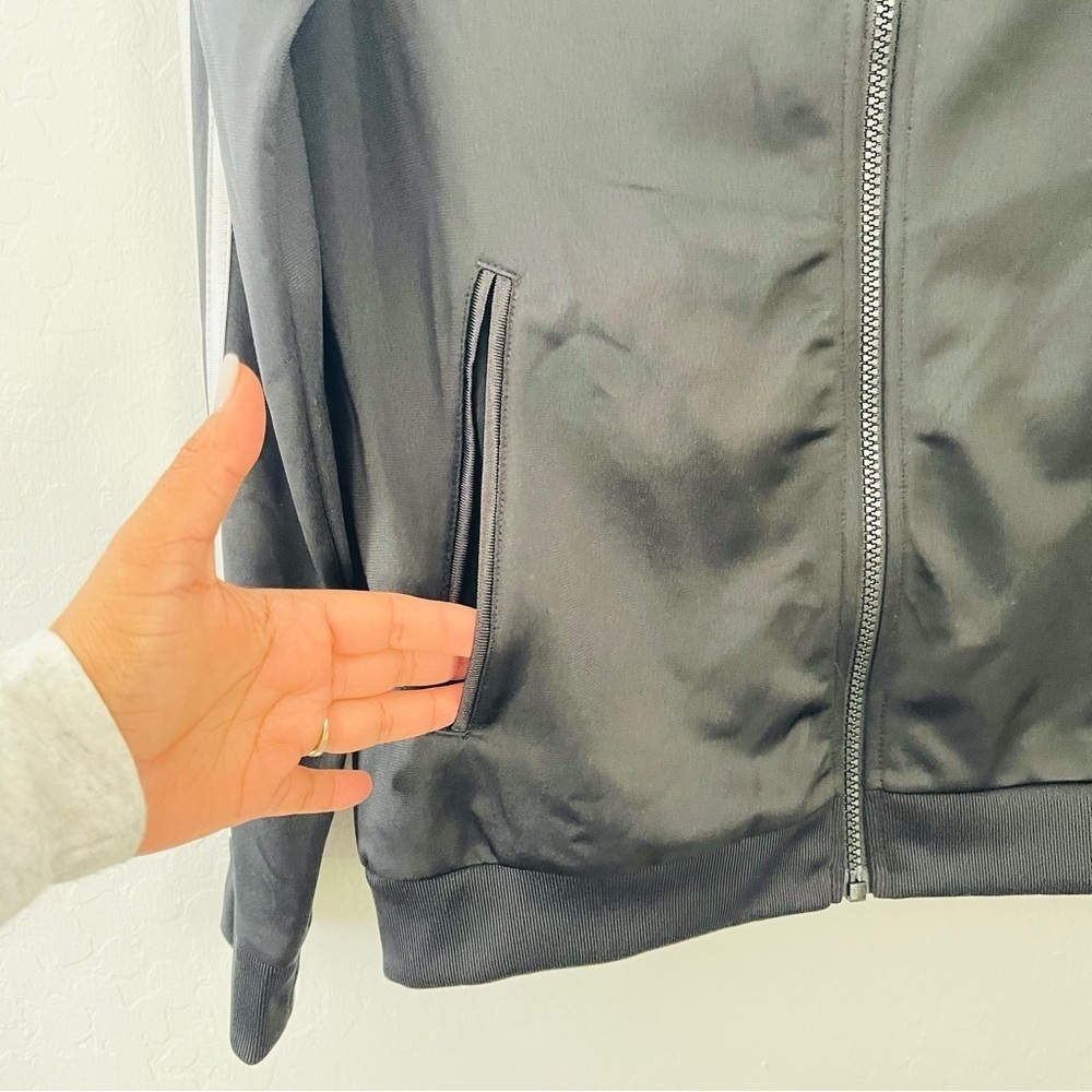 Adidas Women’s Track Jacket White Dazzle Tricot. - Picture 3 of 7